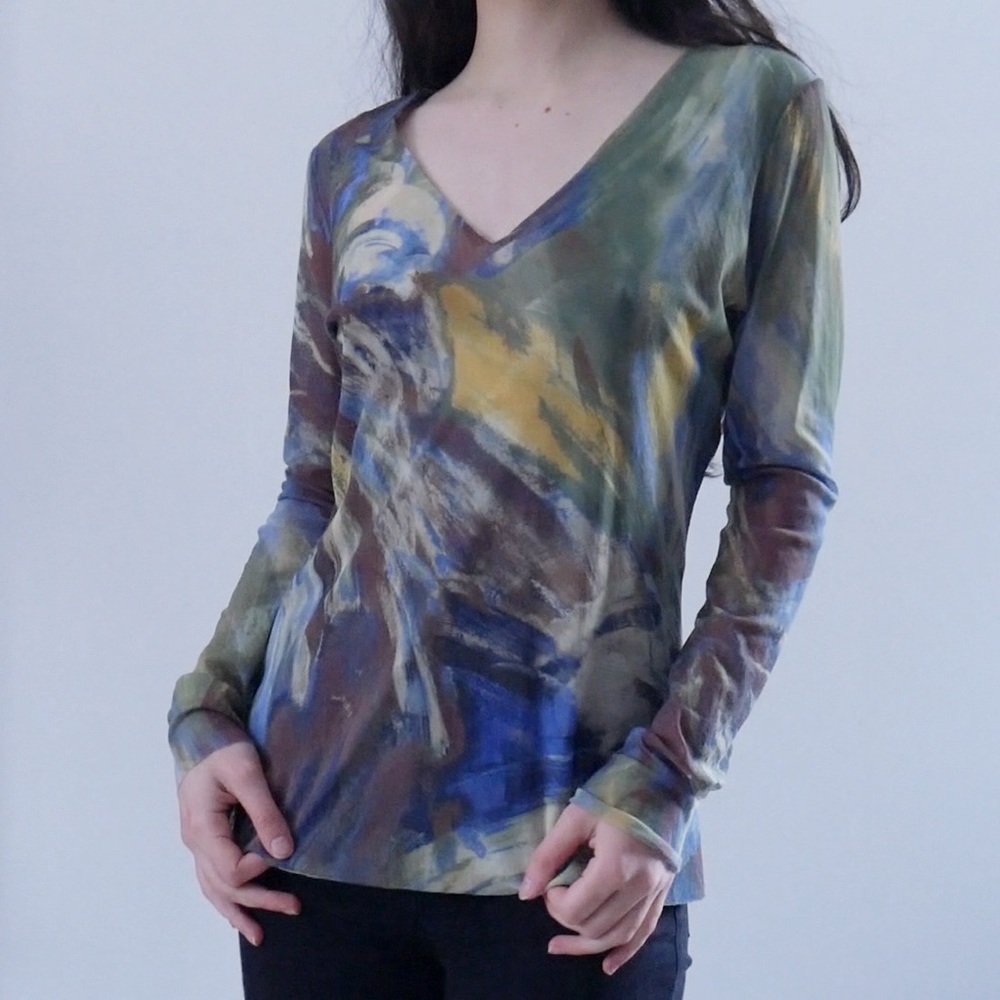 Petit Pois Sheer V Neck Long Sleeve Top